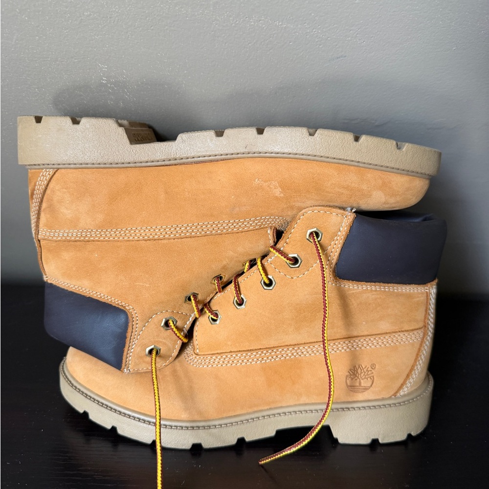 Timberland Boots - Picture 3 of 5